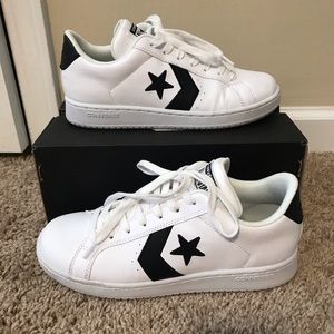 Converse EV3 tennis shoe M6 W7.5 white black